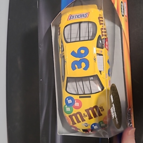 2002 Nascar #36 Ken Schrader M&M's Race Car, New in package - Picture 4 of 8